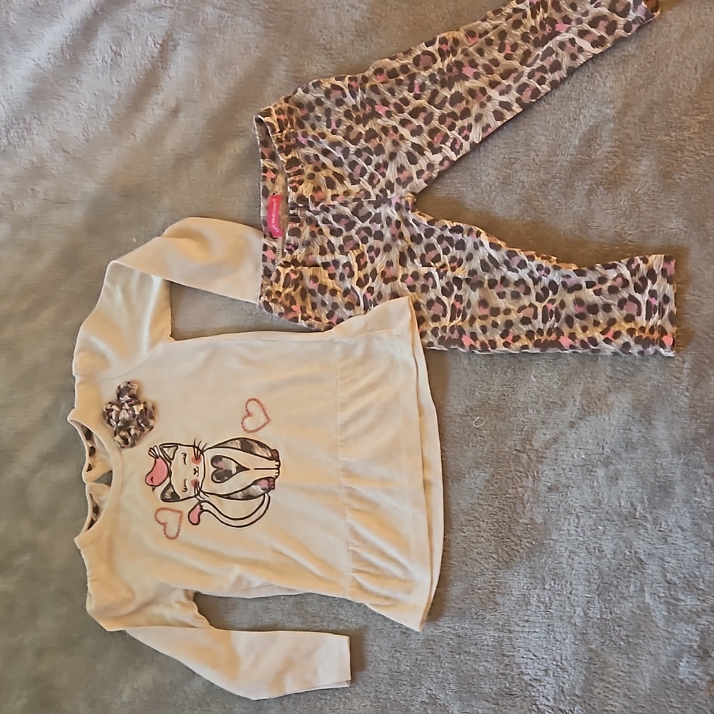 Young Dimensions 2 piece 12-18 mths.